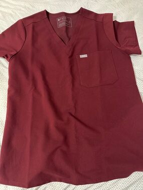 Figs Maroon scrub top
